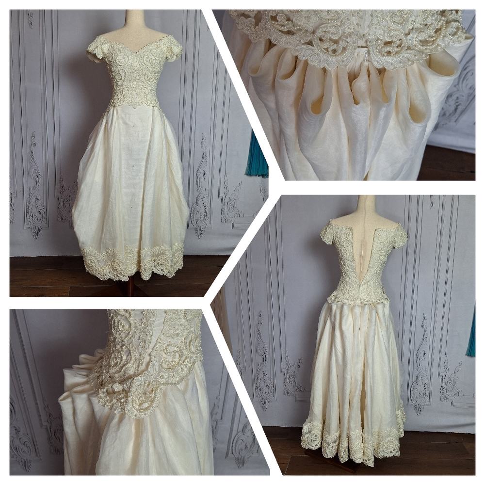 St. Pucchi Ivory Lace Beaded Vintage-Style Wedding Dress with Train - Picture 11 of 16